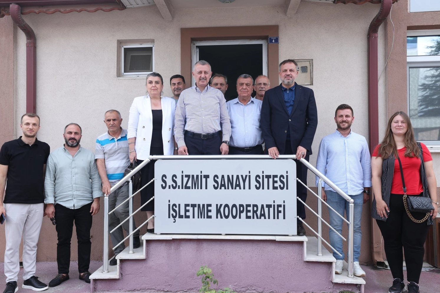 Başkan Büyükakın'dan İzmit Sanayi Sitesi'ne ziyaret -