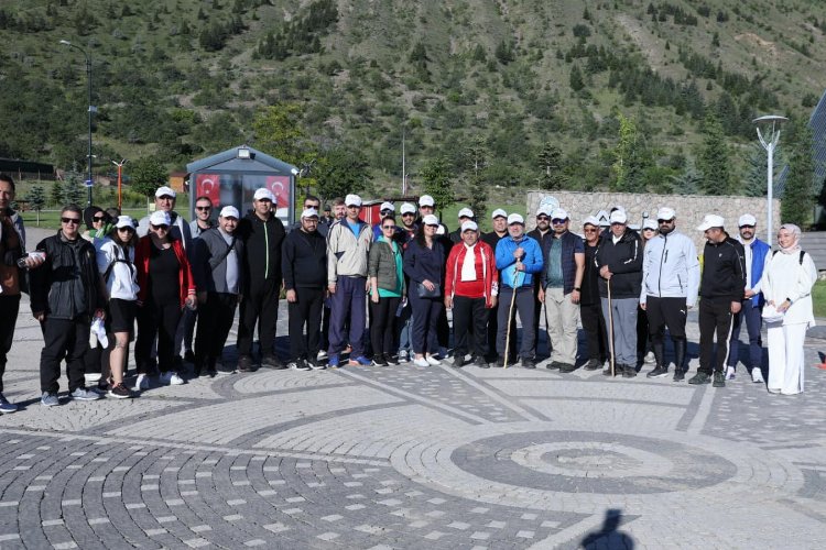 Başkan Büyükkılıç, doğa yürüyüşüne katıldı -