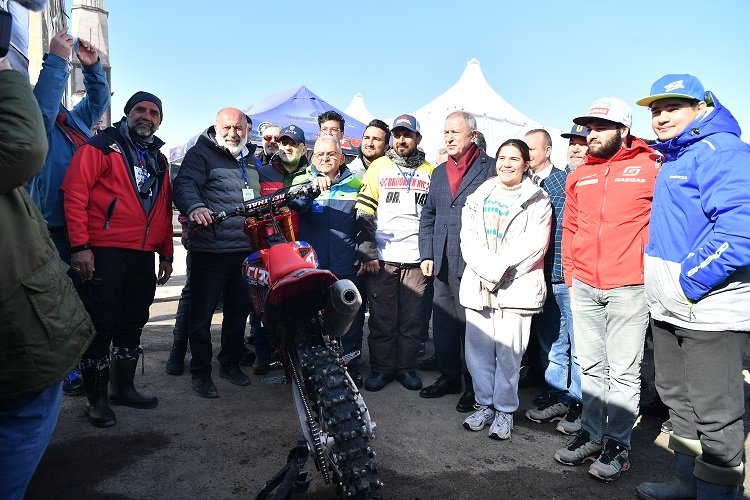 Başkan Büyükkılıç, Dünya Snowcross Şampiyonası Açılış Seremonisi’nde -