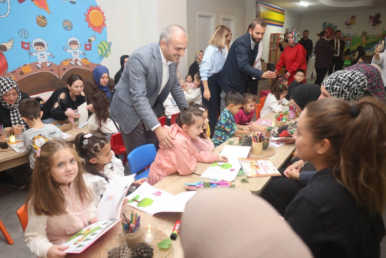 Başkan Çiftçi, ‘ilk masal kitabım’ atölyesine katıldı -