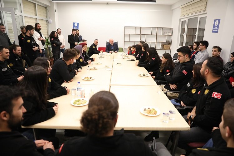 Başkan Çolakbayrakdar: “İnsan merkezli hizmet anlayışıyla çalışıyoruz” -