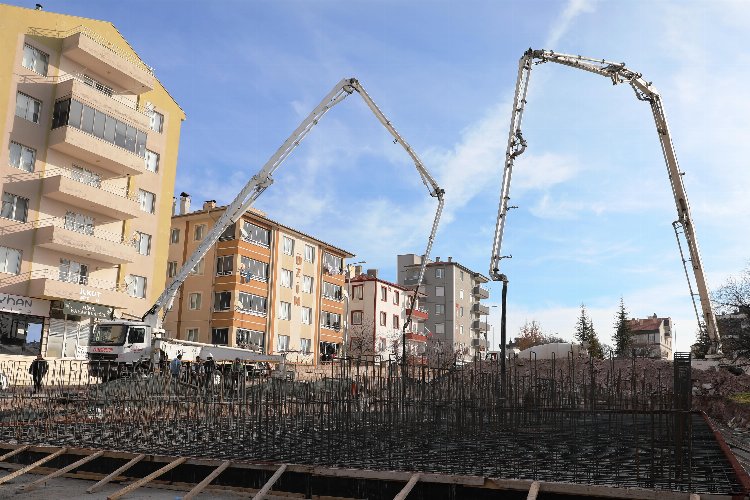 Başkan Çolakbayrakdar, “Sosyal odaklı projeler üretiyoruz” -