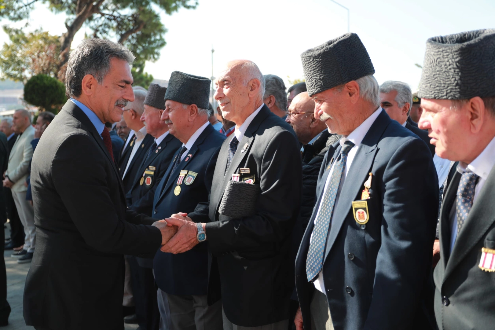 Başkan Deviren Gaziler ile bir araya geldi -