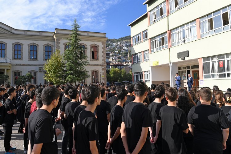 Başkan Dündar, Bursa Erkek Lisesi öğrencileriyle buluştu -