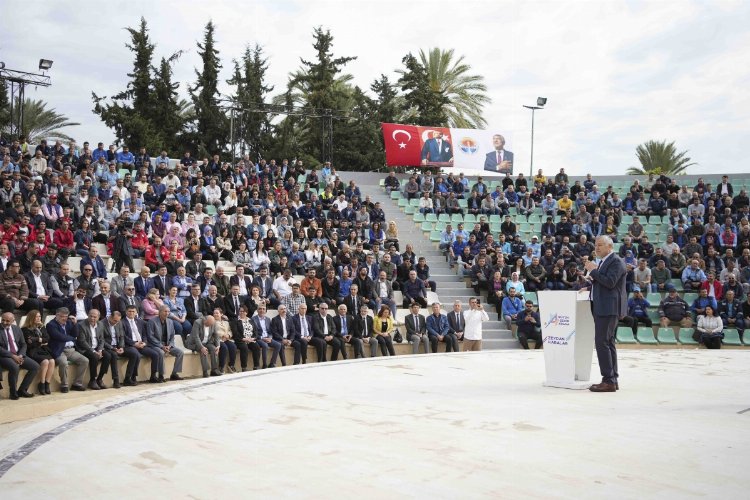 Başkan Karalar, çalışanların bayramını kutladı -