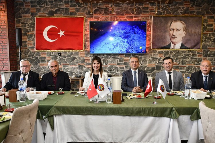 Başkan Nergiz Karaağaçlı Öztürk muhtarlarla buluştu -