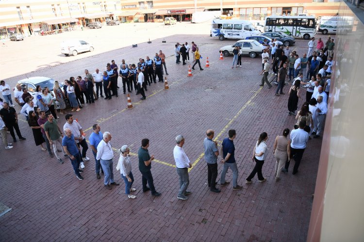 Başkan Özcan, belediye personeli ile bayramlaştı -