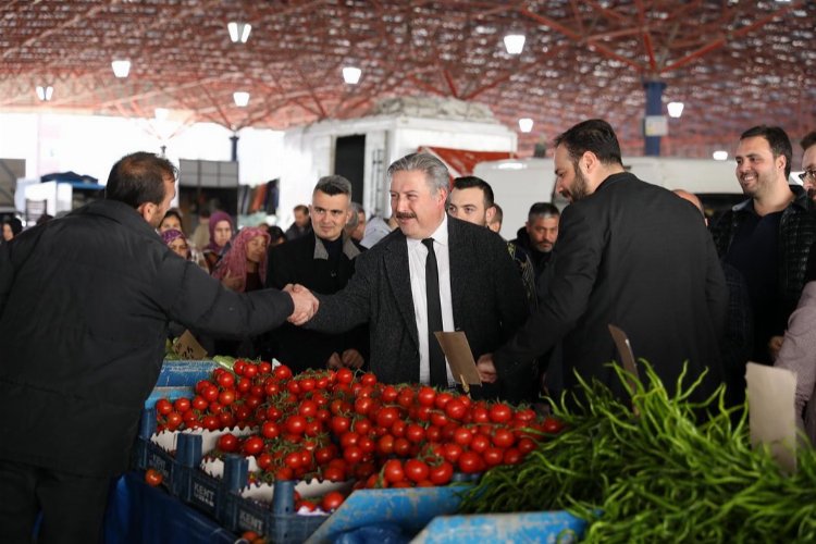 Başkan Palacıoğlu, Yıldırım Beyazıt Pazar Yerinde ilgiyle karşılandı -