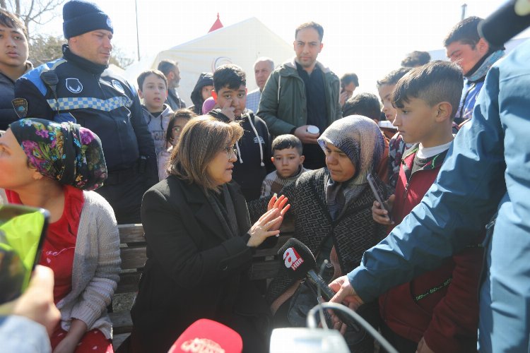 Başkan Şahin'den Gaziantep Çadır Kent'e ziyaret -