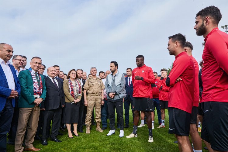 Başkan Şahin’den Gaziantep FK'ya moral ziyareti! -