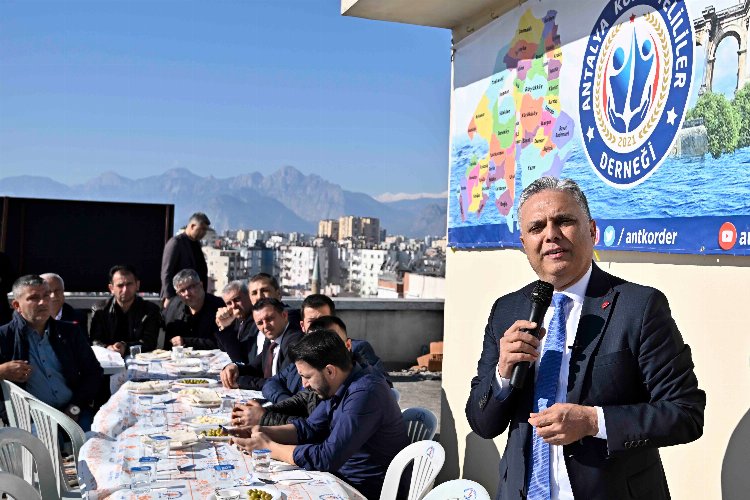 Başkan Uysal, Korkuteliler'in geleneksel kahvaltısına katıldı -