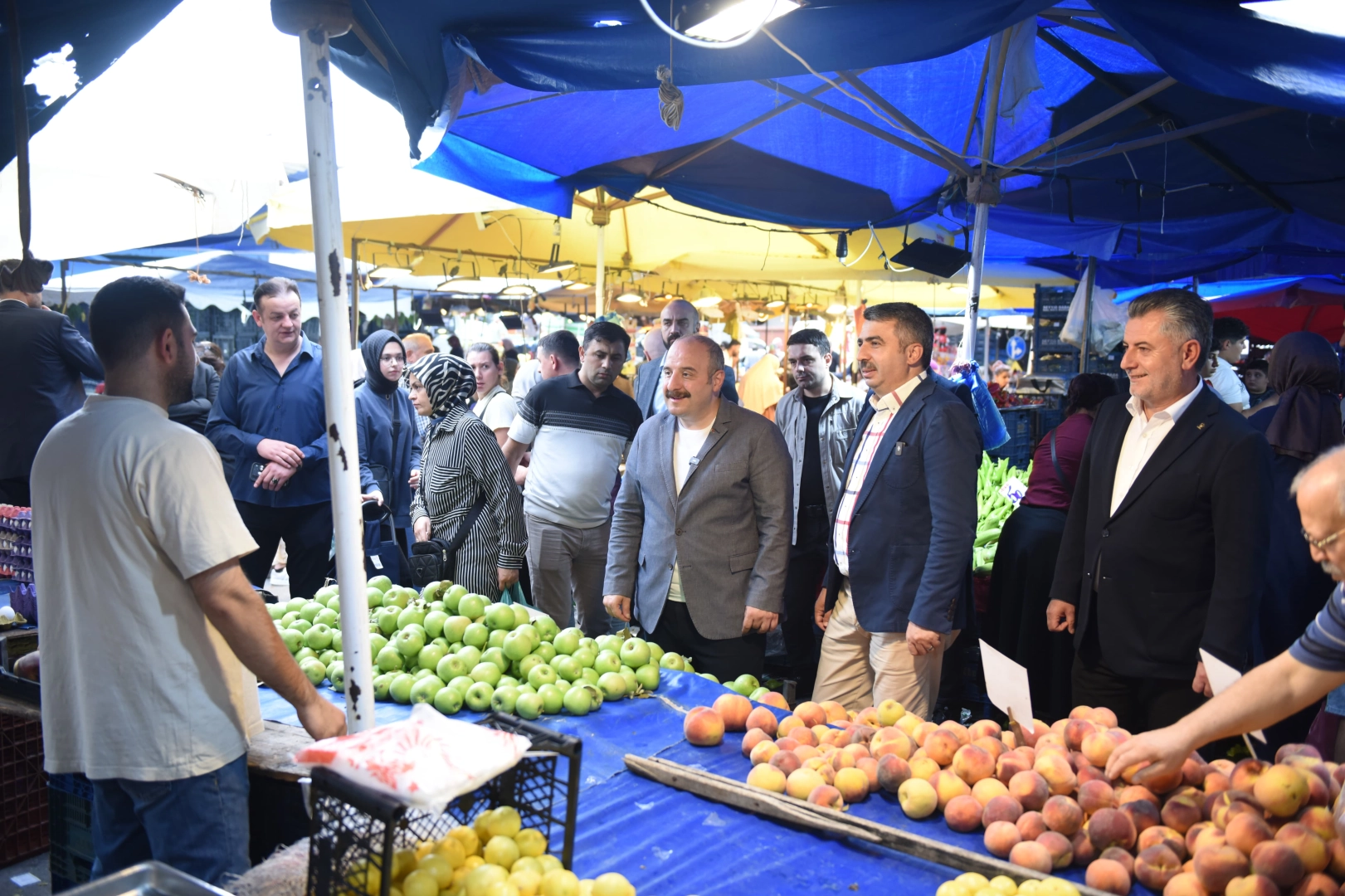 Başkan Yılmaz Değirmenlikızık'ta pazarcı esnafı ile buluştu -