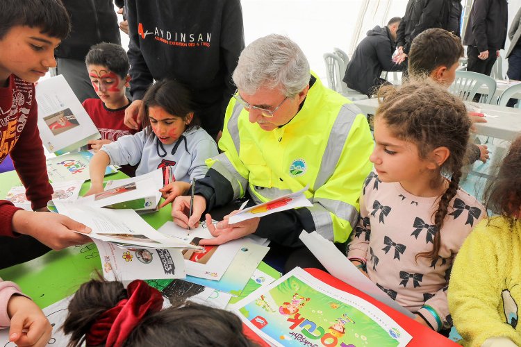 Başkan Yüce Diyarbakır'da çadır kenti ziyaret etti -