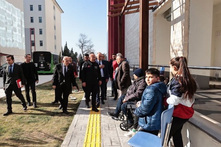 Başkan Zolan ve Vali Atik afetzedeler ile buluştu -