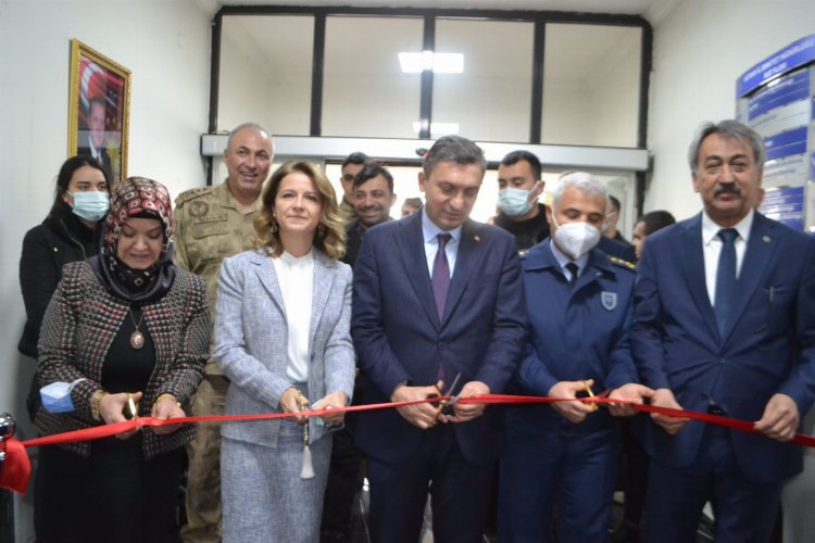 Batman'da polis eşlerinden kermes