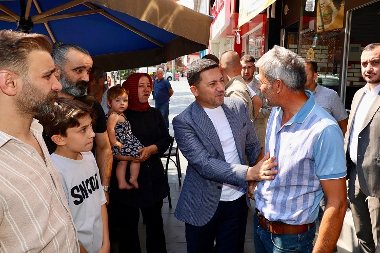 Belediye Başkanı Arı, Lale Caddesi ve Belediye Caddesi esnaflarıyla buluştu -