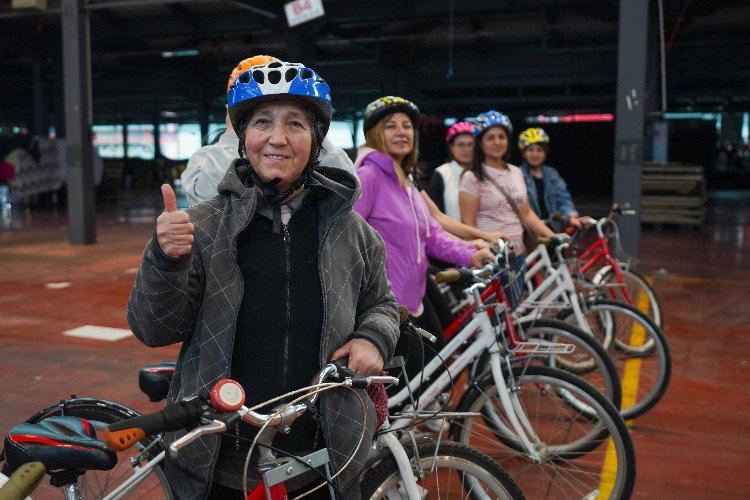 Beylikdüzü’nde “pedallar kadınlar için dönüyor” -