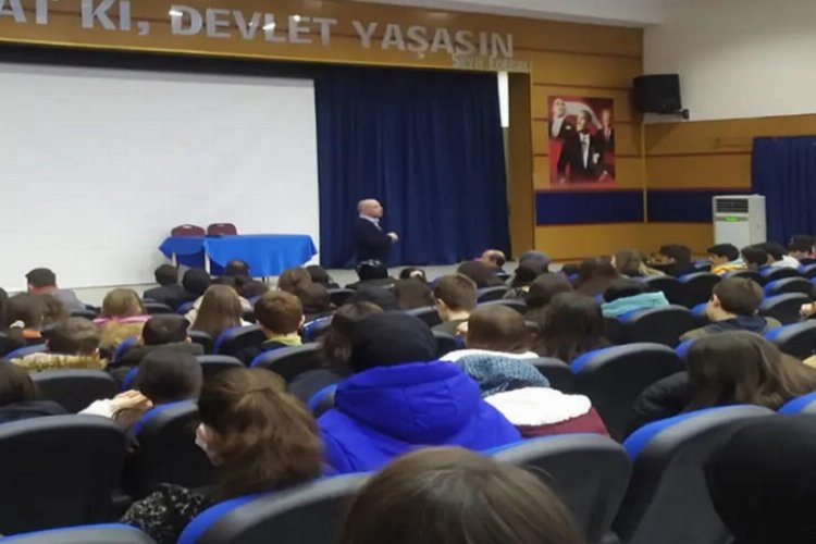 Bilecik Pazaryeri’nde öğrencilere motivasyon konferansı -