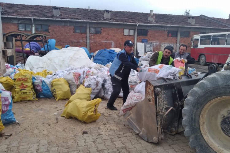 Bilecik Pazaryeri'nden Adıyaman Besni'ye yakacak desteği -