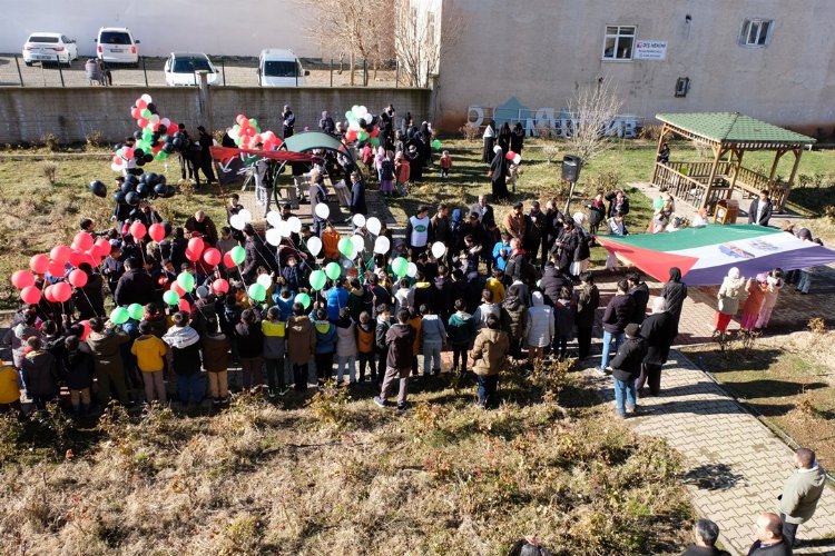 Bingöl’de çocuklar Gazze’deki kayıpları balonlarla andı -