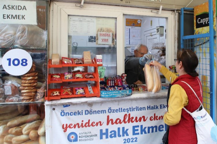 Bir yılda 16 milyon ekmek üretti -