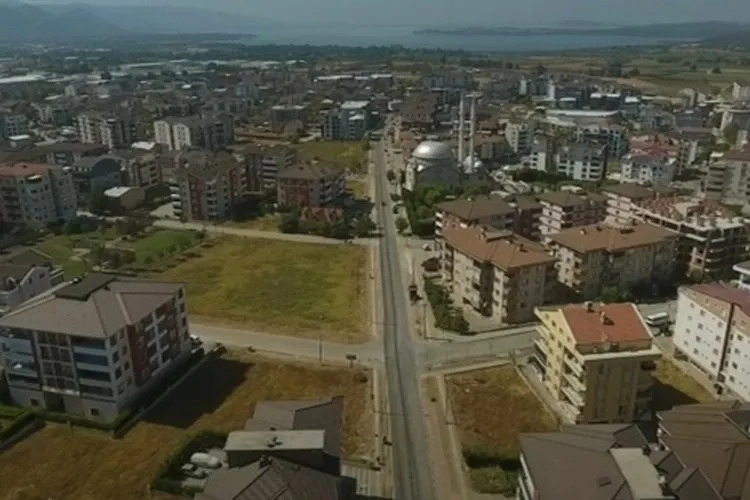 Bursa Akçalar'da okul ve sağlık ocağı yetersizliği -