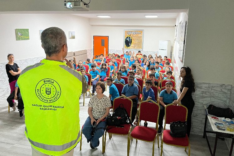 Bursa Büyükşehir'den çocuklara haşere ile mücadele eğitimi -