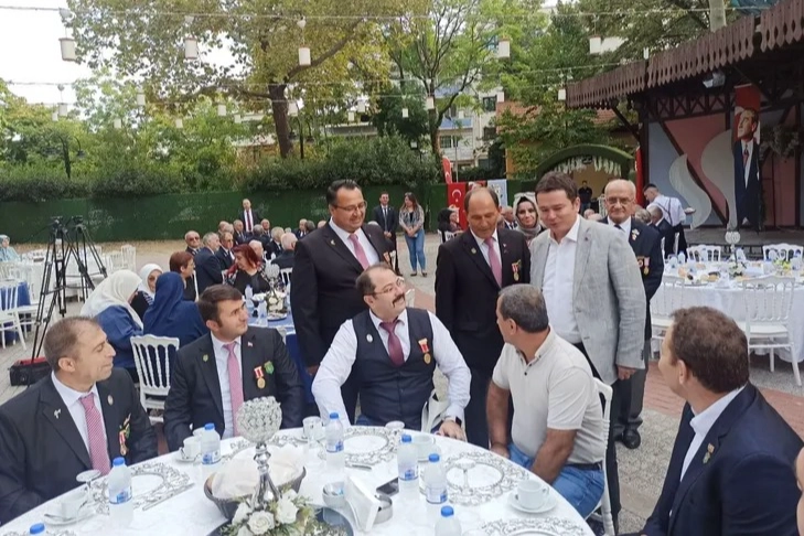 Bursa'da Başkan Aydın Gazilerle bir araya geldi -