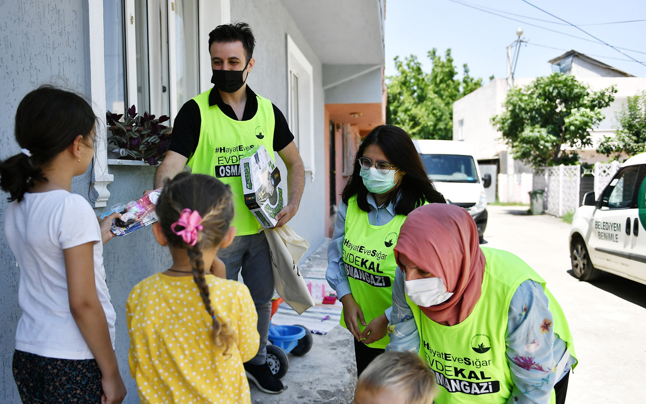 Bursa’da çocukların bayramlıkları Osmangazi’den