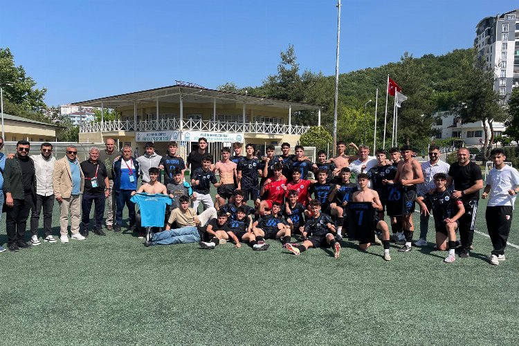 Bursa'da Gemlik Belediyespor U-17 Elit Lig şampiyonu! -