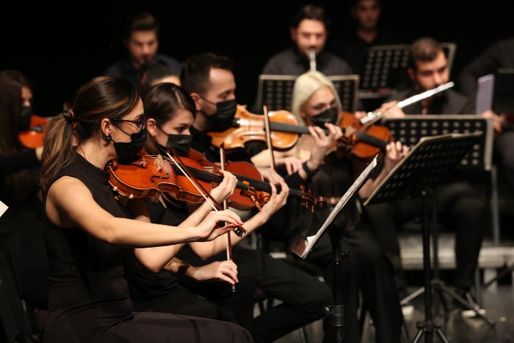 Bursa'da Nilüfer Oda Orkestrası hayran bıraktı -