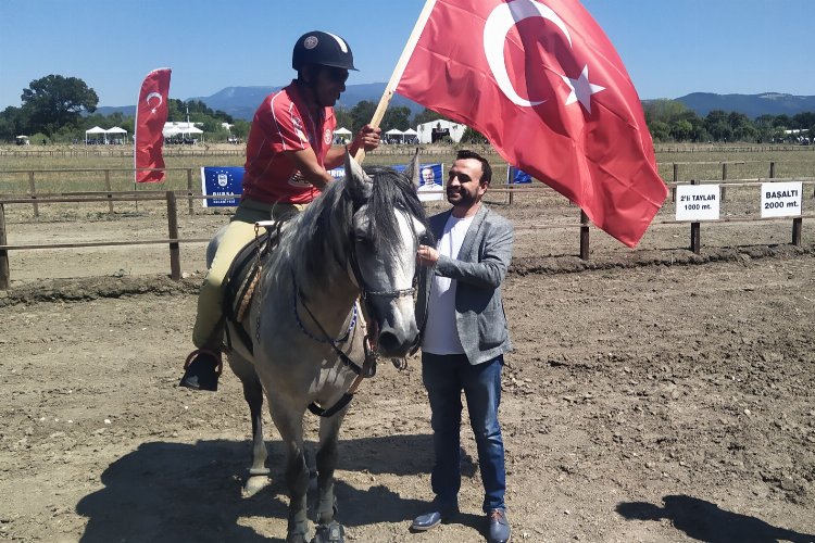 Bursa’da Rahvan At Yarışları nefes kesti