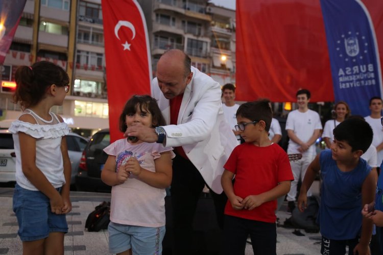 Bursa'da sahne 'Adam Olacak Çocuklar'ın -