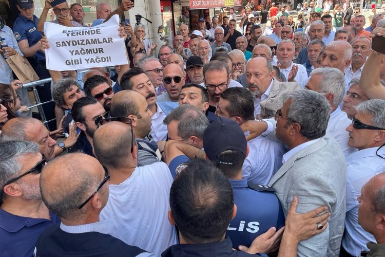 Bursa'da zam protestosunda bidonlu arbede! -