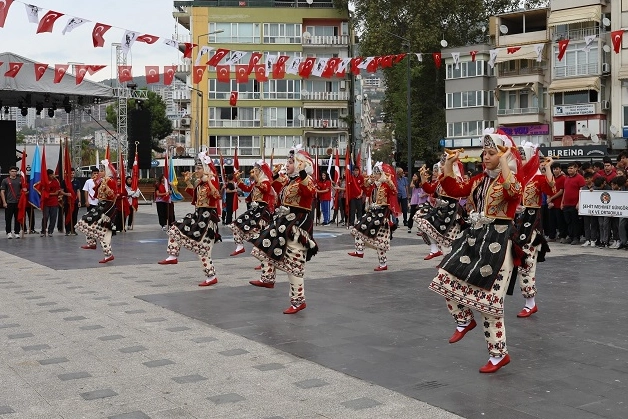 Bursa Gemlik'te kurtuluş coşkusu sürüyor -