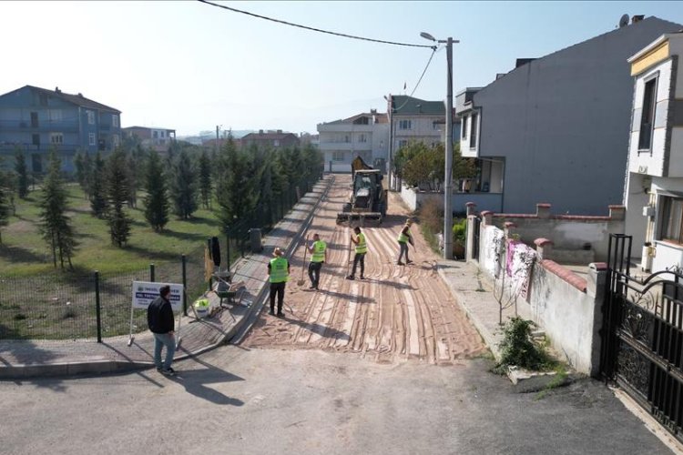 Bursa İnegöl'de yol kaplama çalışmalarında sona doğru -