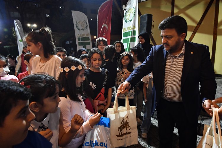 Bursa Osmangazi'de yetim çocuklar kardeşlik sofrasında -