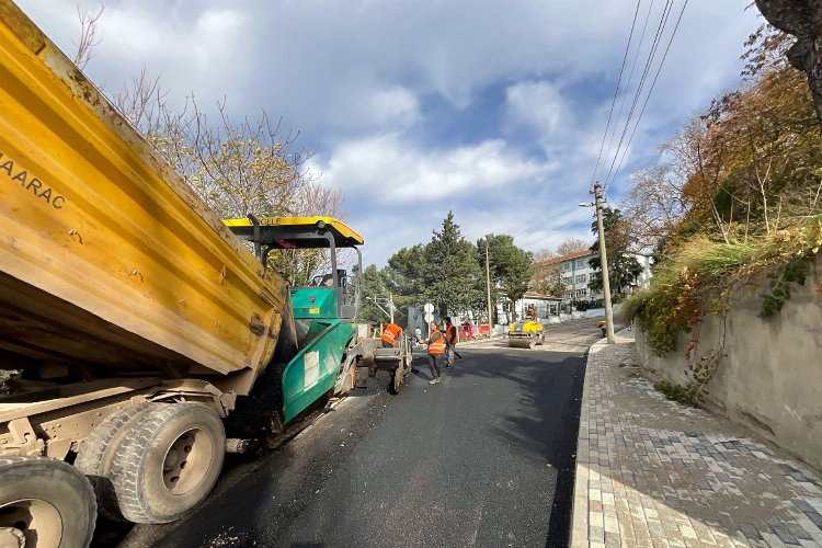 Bursa Osmangazi'den asfalt mesaisi