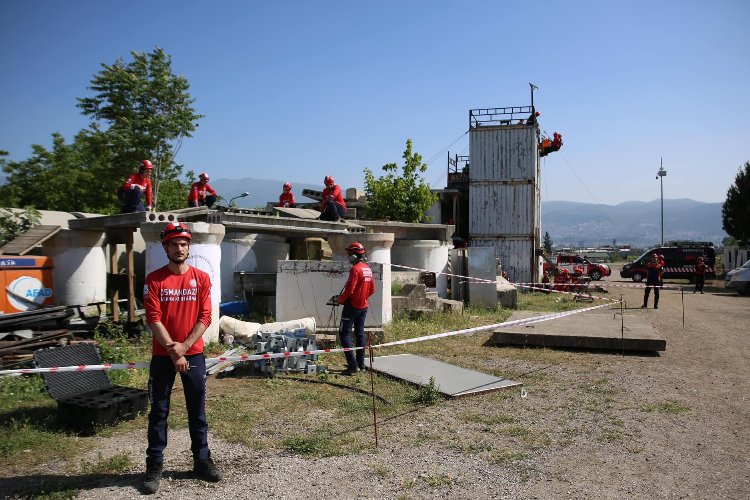 Bursa Osmangazi ekiplerinden nefes kesen tatbikat -