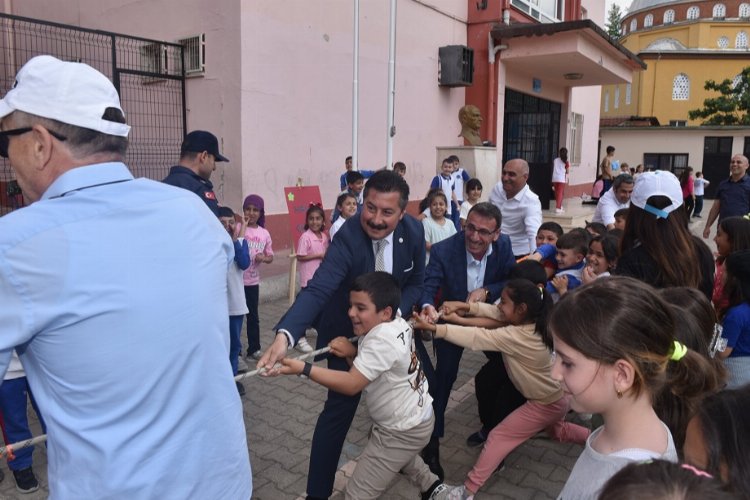 Bursa Yenişehirli çocuklar 'geleneksel' eğlendi -