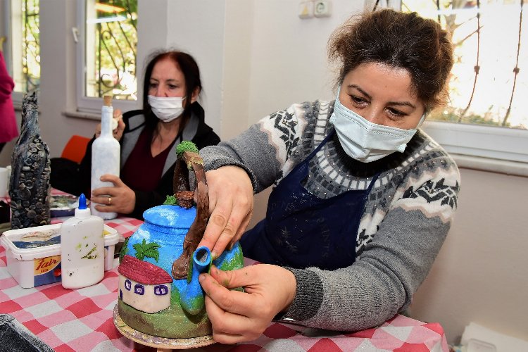 Bursa Yıldırım'da atık malzemelerden sanat eseri -