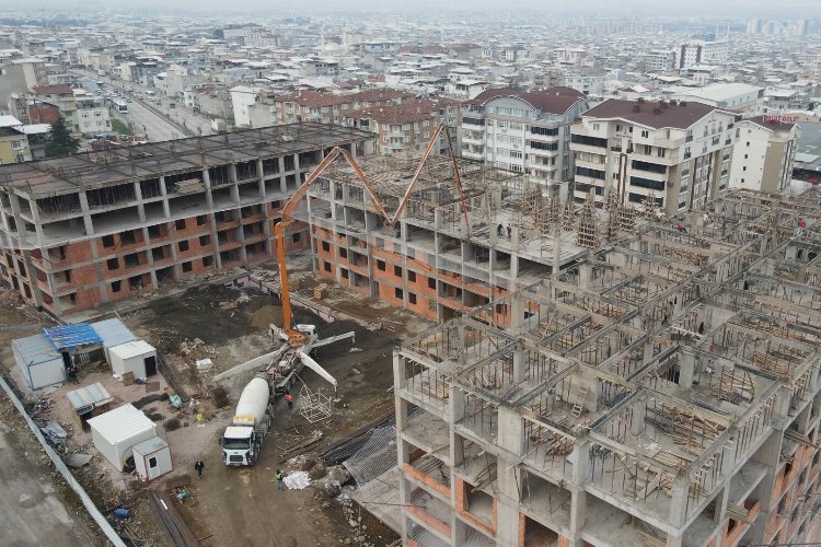 Bursa Yıldırım Mimar Sinan'da yol yarılandı -