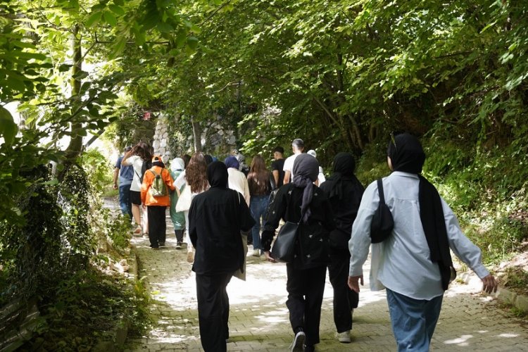 Bursa Yıldırımlı gençler doğa için yürüdü -