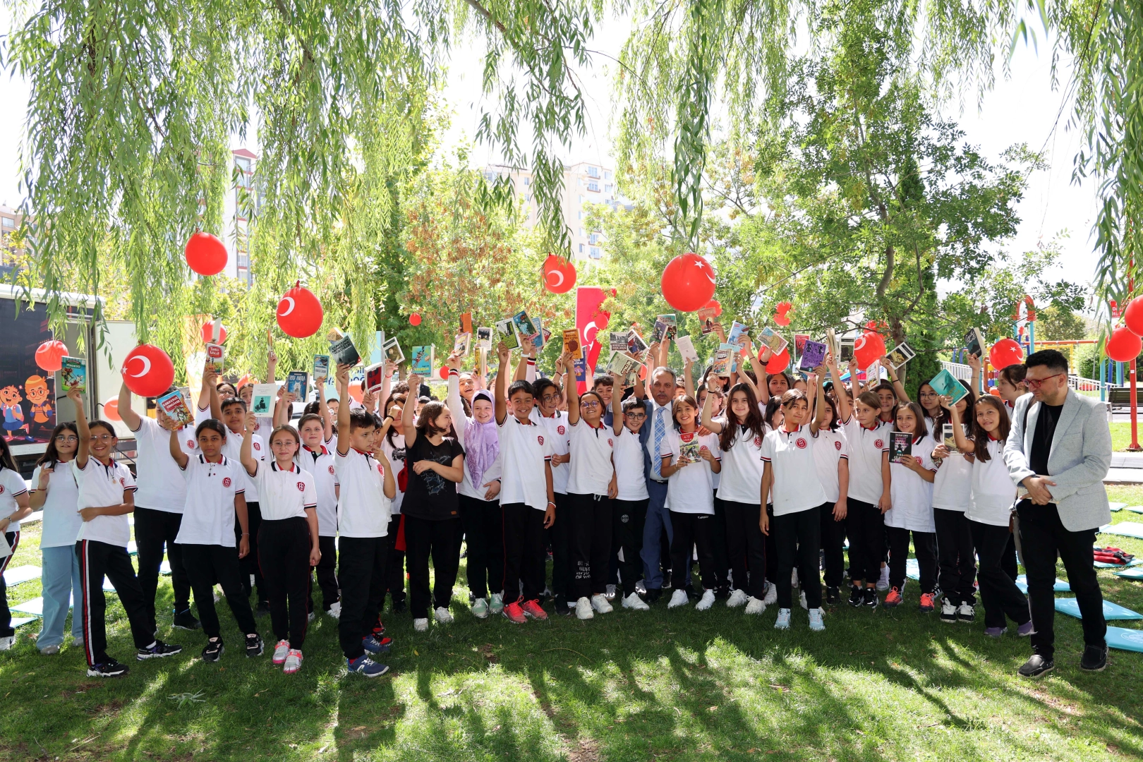 “Bütün yaptıklarımız çocuklarımız için” -