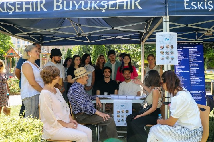 Büyükerşen’den gençlerin standına ziyaret -