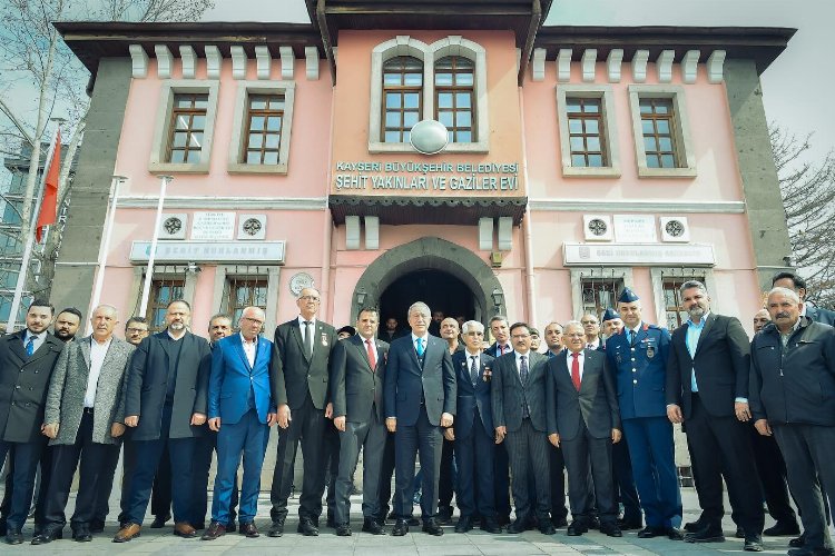 Büyükkılıç, Çanakkale Zaferi ve Şehitleri Anma Günü törenine katıldı -