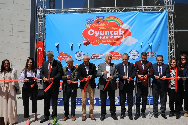 Büyükşehir Oyuncak Kütüphanesi açıldı -