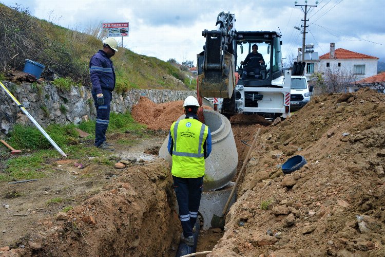 Büyükşehir, su baskınlarını önlemek için çalışıyor -