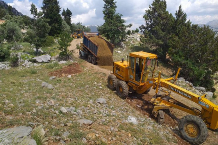 Büyükşehirden Akseki’nin yayla yollarına bakım -