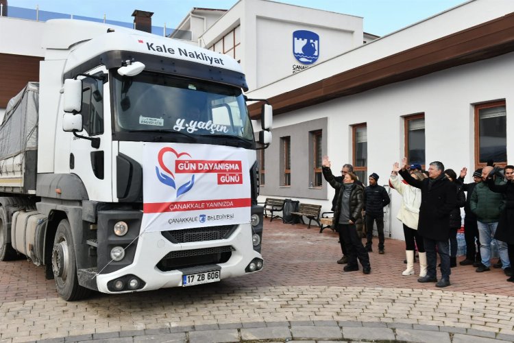 Çanakkale yardım tırları Elbistan'da -